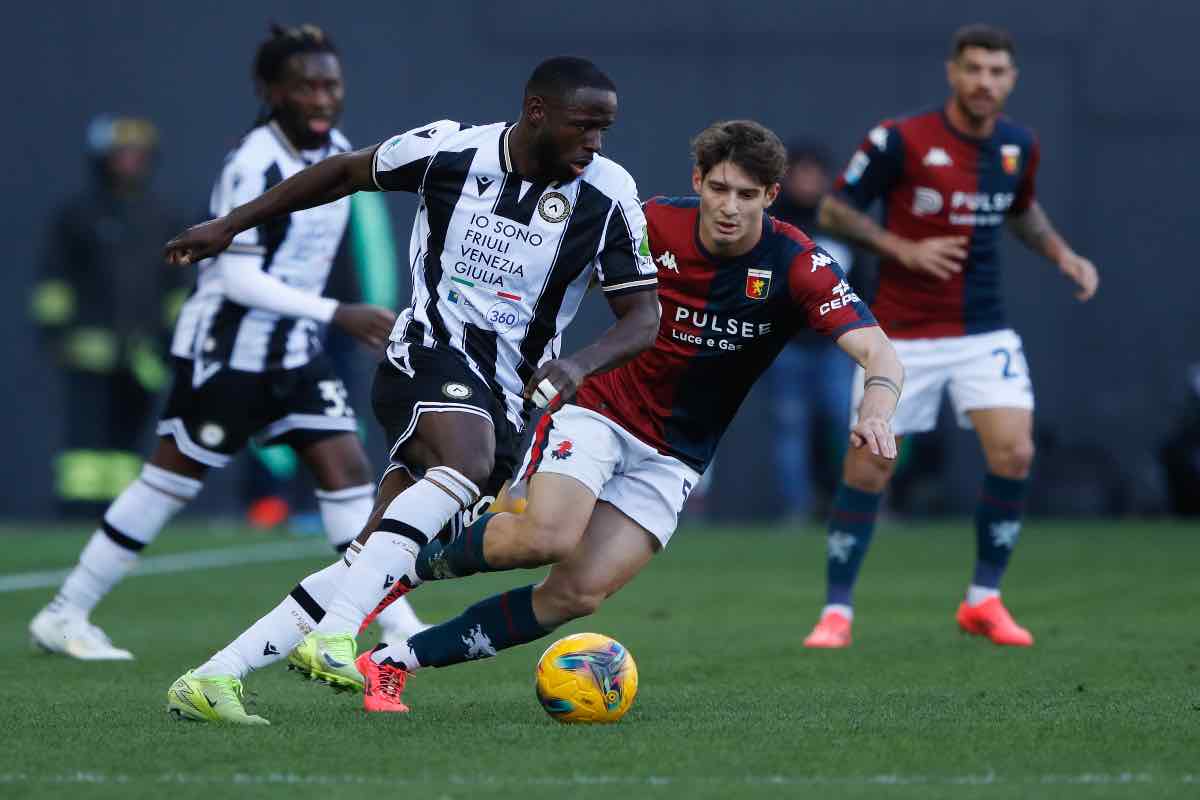 Davis e Zanoli si contendono il pallone