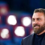 De Rossi sorridente in primo piano