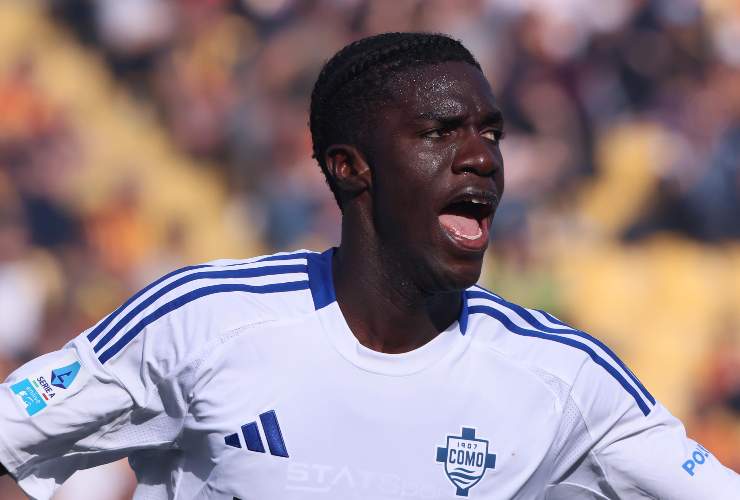 Diao con la maglia del Como