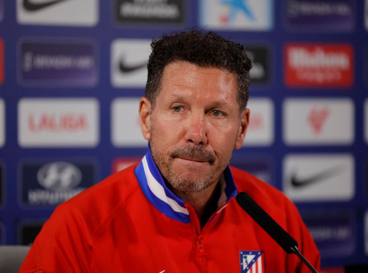 Simeone durante una conferenza stampa