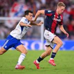 Douvikas rincorre Heggem durante Bologna-Como