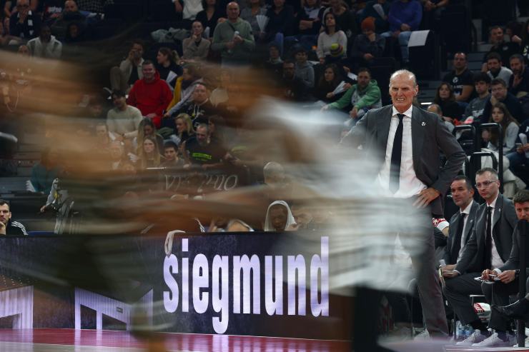 Dusko Ivanovic guarda la squadra