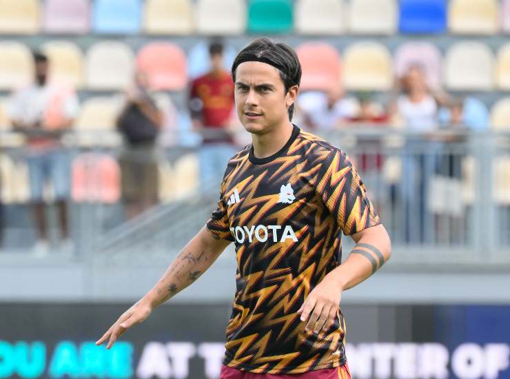 Dybala durante un riscaldamento