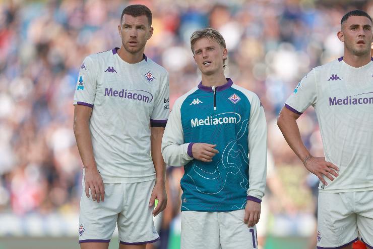 Dzeko e Gudmundsson a colloquio