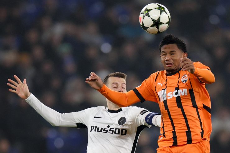 Eguinaldo lotta in una partita 