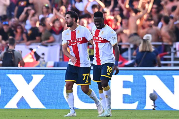Ellertsson esulta dopo il gol