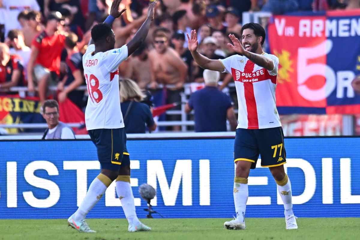 Ellertsson esulta dopo il gol