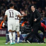Unai Emery e Ollie Watkins durante PSG-Aston Villa della scorsa Champions League