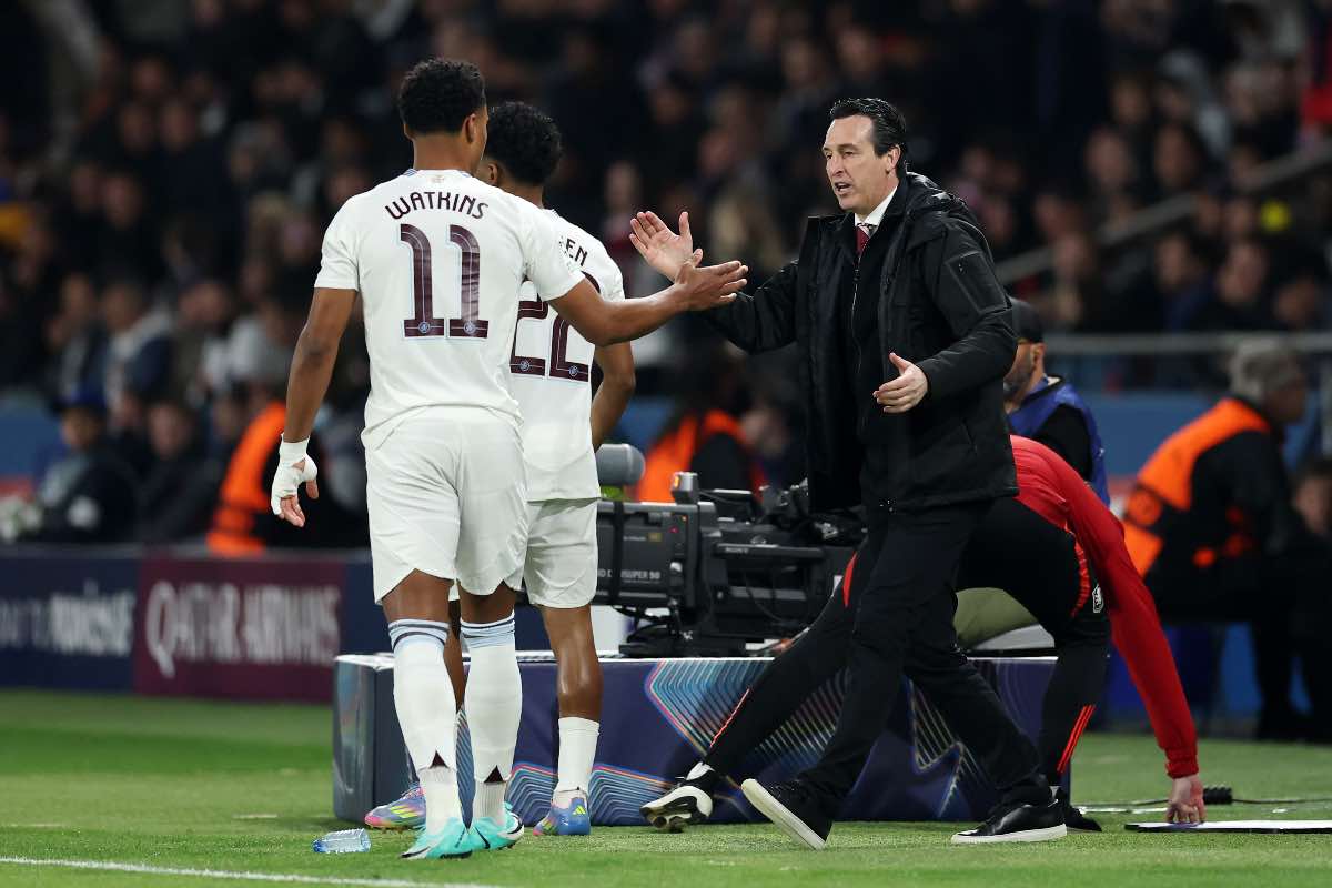 Unai Emery e Ollie Watkins durante PSG-Aston Villa della scorsa Champions League