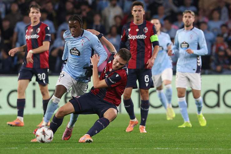 Emil Holm difende palla