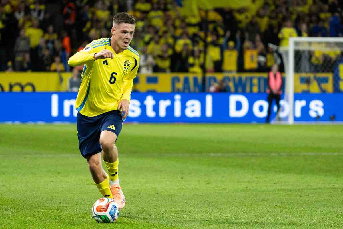 Emil Holm in azione durante Svezia-Svizzera