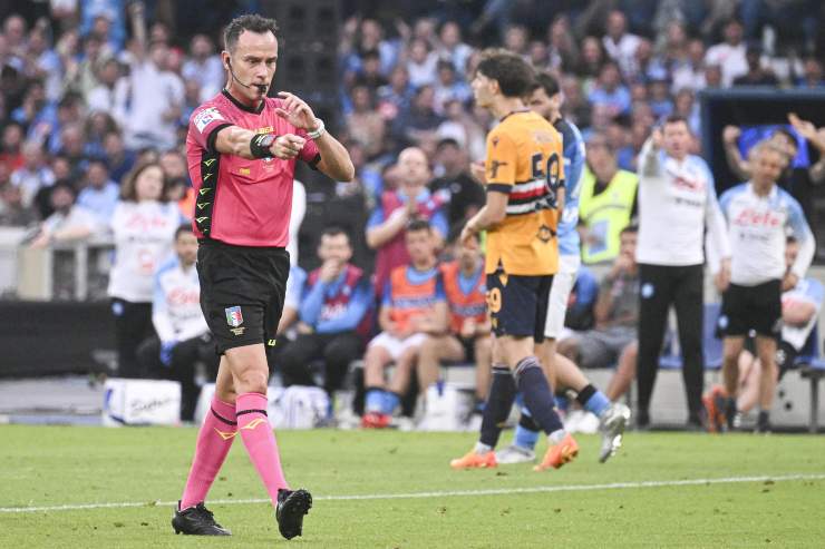 Ermanno Feliciani fischia un rigore