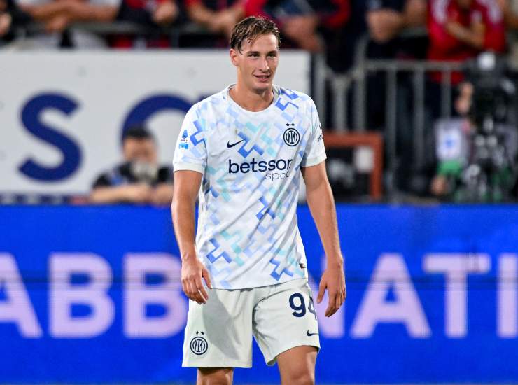 Pio Esposito con la maglia dell'Inter