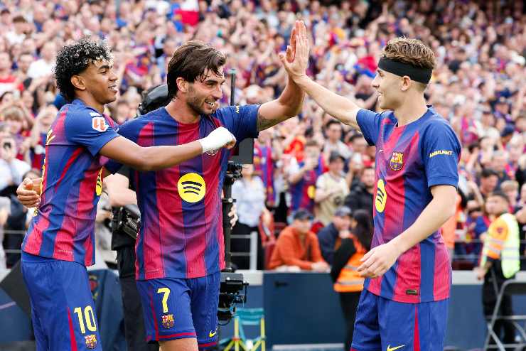 I tifosi del Barcellona esultano dopo un gol