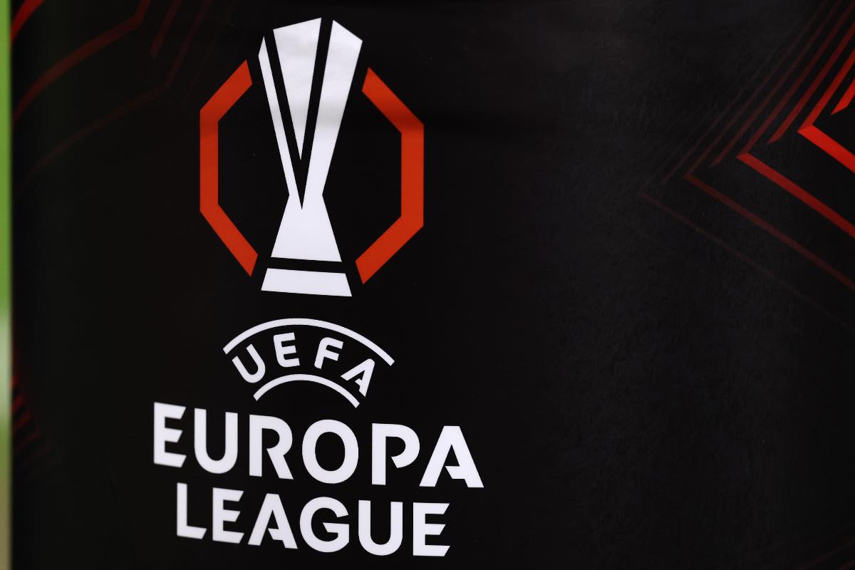 Il logo dell’Europa League in primo piano