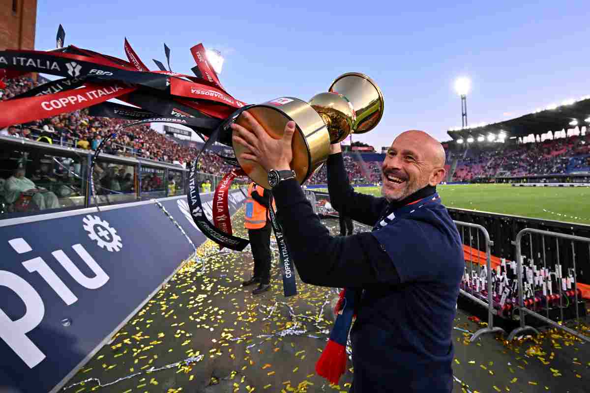 Vincenzo Italiano con la Coppa Italia