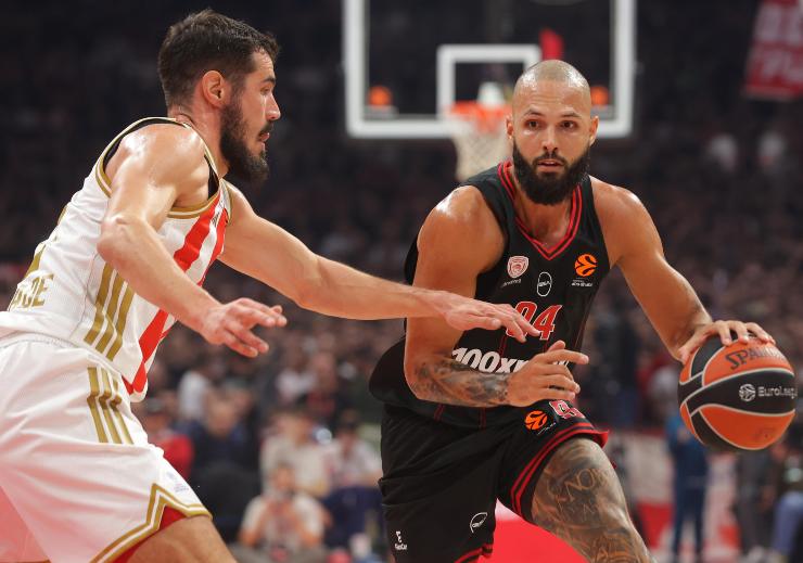 Evan Fournier contro la stella rossa 