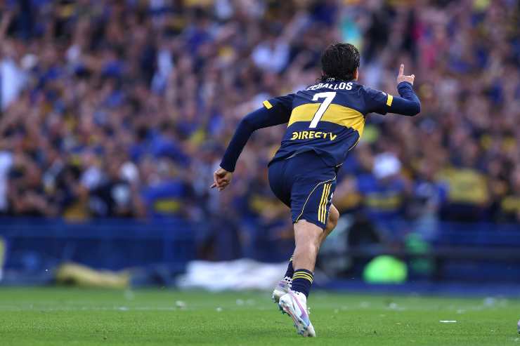 Exequiel Zeballos con la maglia del Boca Juniors