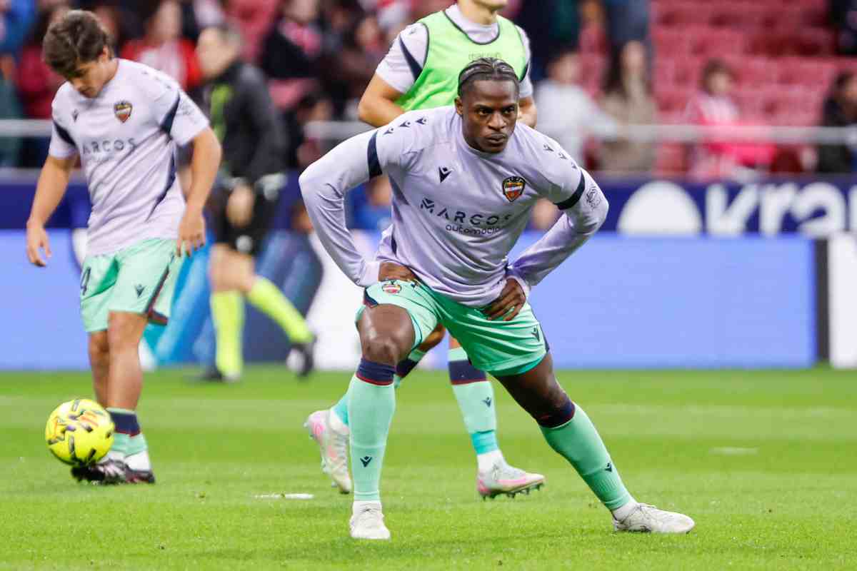 Eyong durante un riscaldamento