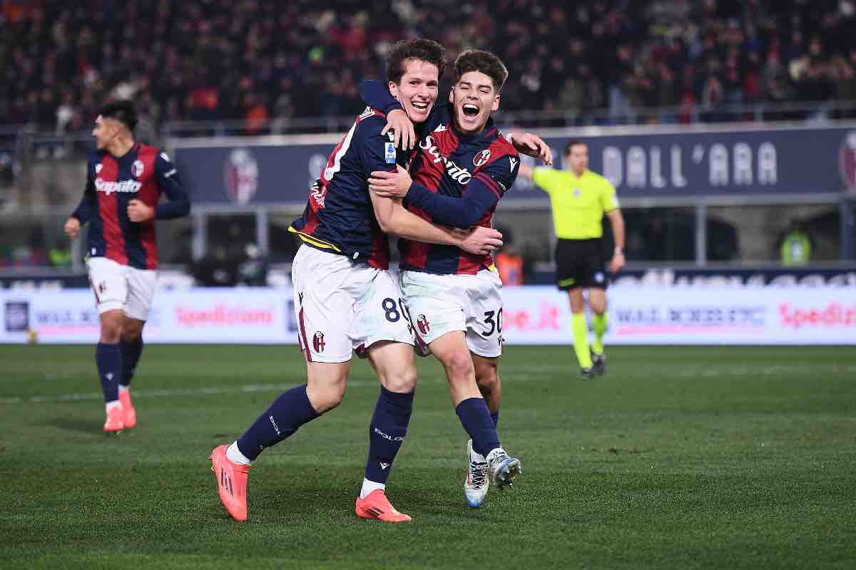 Fabbian e Dominguez esultano dopo il gol in Bologna-Verona