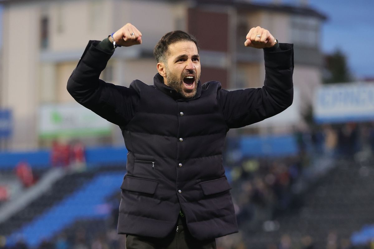 Cesc Fabregas manager of Como 1907 celebrates the victory after during the Serie A match between Pisa SC and Como 1907 at Arena Garibaldi on January 6, 2026 in Pisa, Italy.