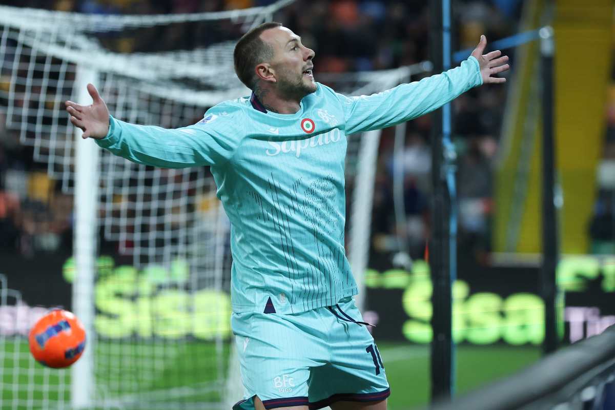 Bernardeschi esulta dopo il gol