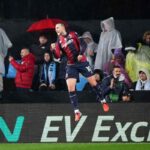 Bernardeschi esulta dopo il gol