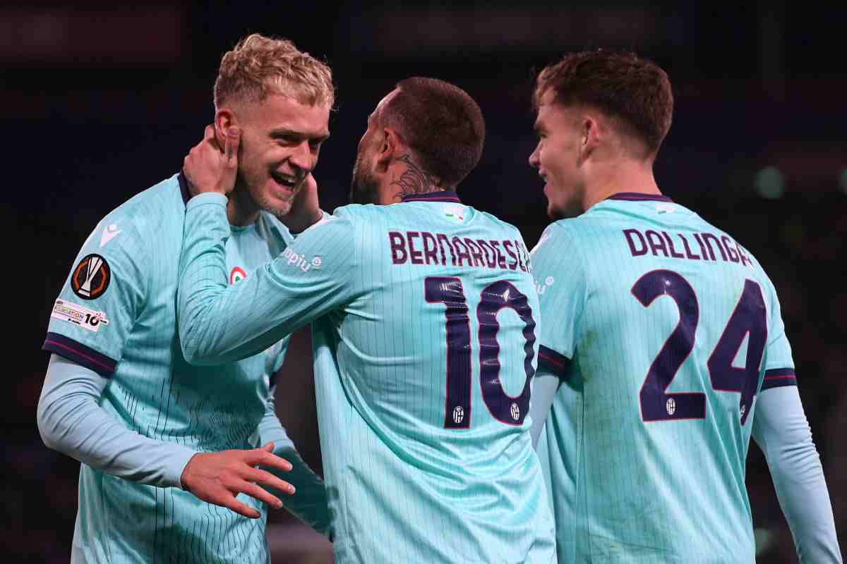 Odgaard e Bernardeschi durante l'esultanza al gol