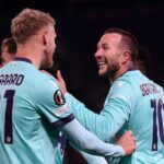 Bernardeschi e Odgaard esultano dopo il gol