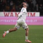 Federico Bonazzoli esulta per il gol