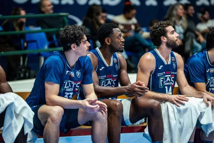 Panchina della Fortitudo Basket