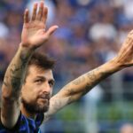 Francesco Acerbi durante i festeggiamenti per lo scudetto dell’Inter