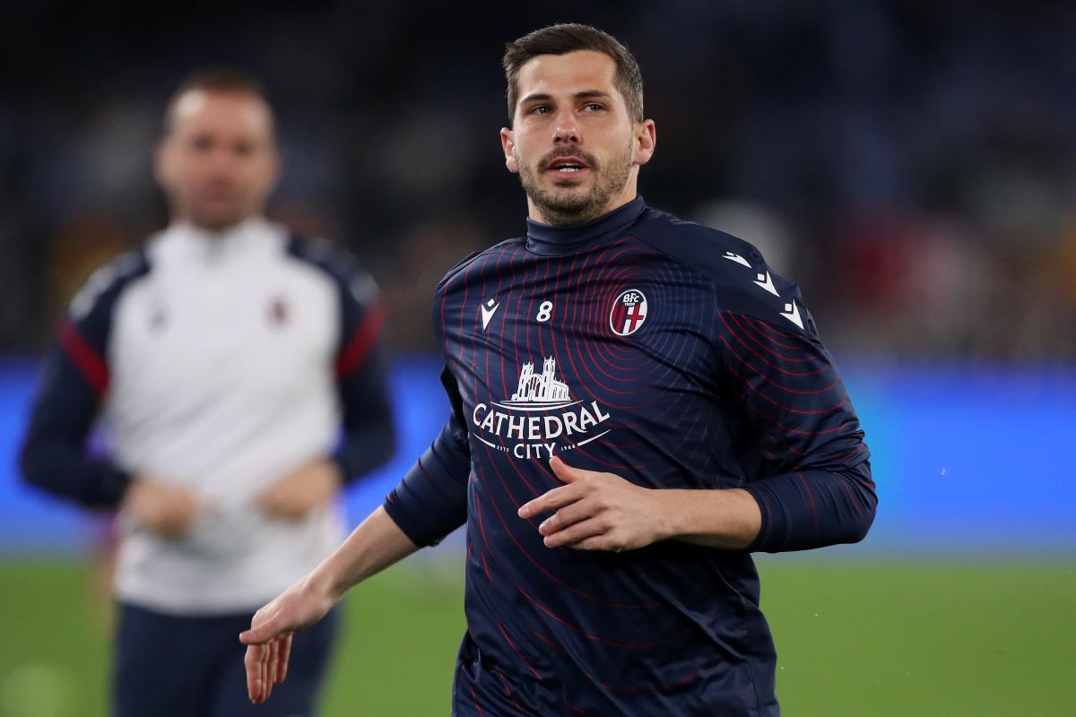Remo Freuler of Bologna warms up prior to the UEFA Europa League 2025/26 Round of 16 Second Leg match between AS Roma and Bologna FC 1909 at Stadio Olimpico on March 19, 2026 in Rome, Italy.