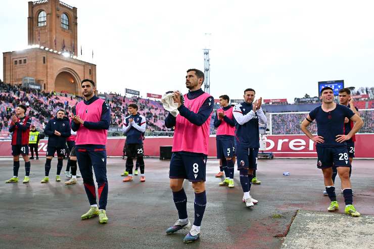  Remo Freuler of Bologna applauds the fans after the Serie A match between Bologna FC 1909 and SS Lazio at Renato Dall'Ara Stadium on March 22, 2026 in Bologna, Italy. 