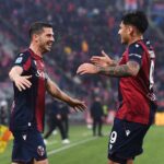 Remo Freuler e Santiago Castro esultano dopo il gol dello svizzero in Bologna-Lecce