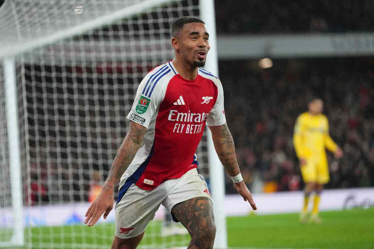 Gabriel Jesus esulta