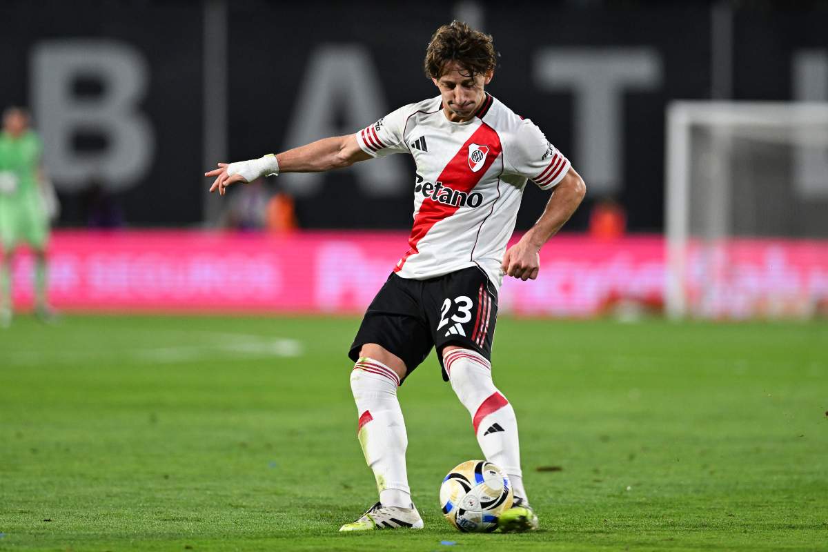 CORDOBA, ARGENTINA - OCTOBER 18: Matias Galarza of River Plate shoots during a Torneo Clausura Betano 2025 match between Talleres and River Plate at Mario Alberto Kempes Stadium on October 18, 2025 in Cordoba, Argentina.