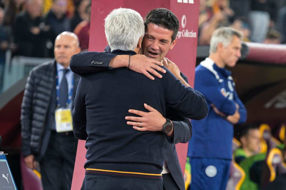 Gasperini e Chivu si abbracciano