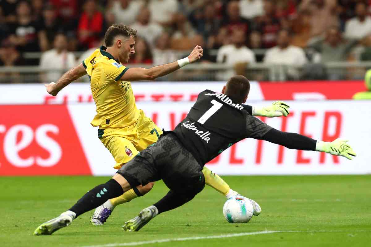 Lukasz Skorupski in uscita su Gimenez durante Milan-Bologna