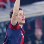 Giovanni Fabbian esulta dopo il gol al Sassuolo