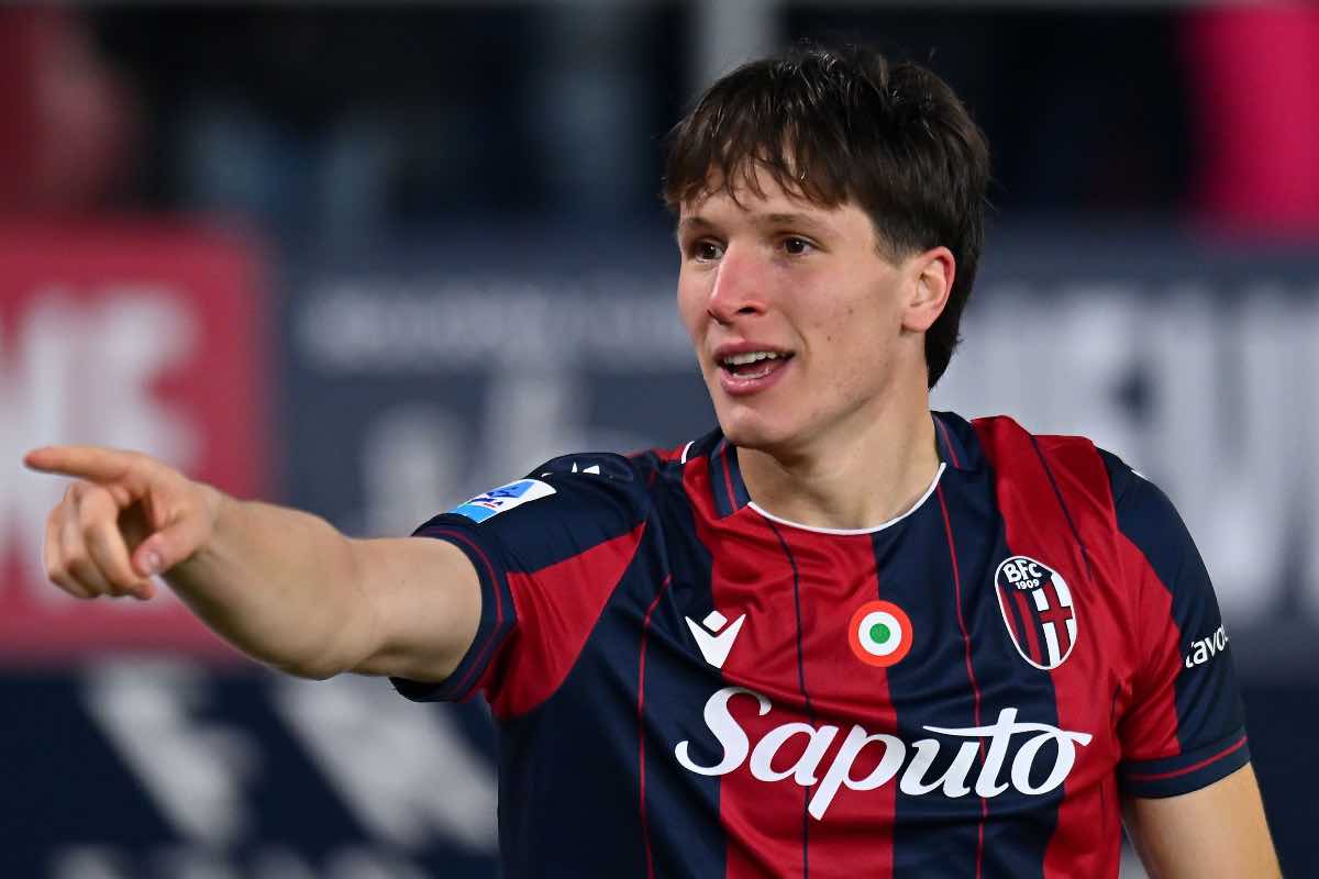 Giovanni Fabbian esulta dopo il gol contro il Sassuolo