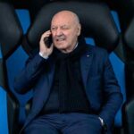 Giuseppe Marotta al telefono