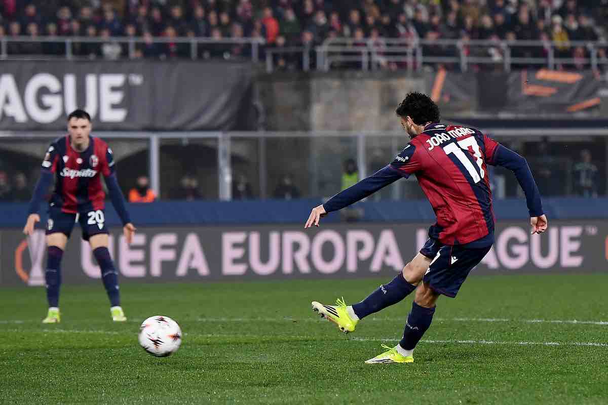 Joao Mario in occasione del gol in Bologna-Brann di Europa League