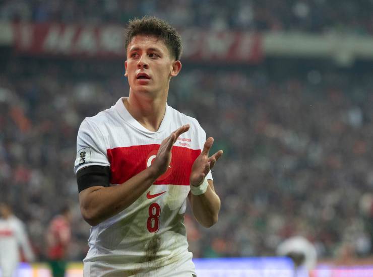 Arda Guler con la maglia della Turchia