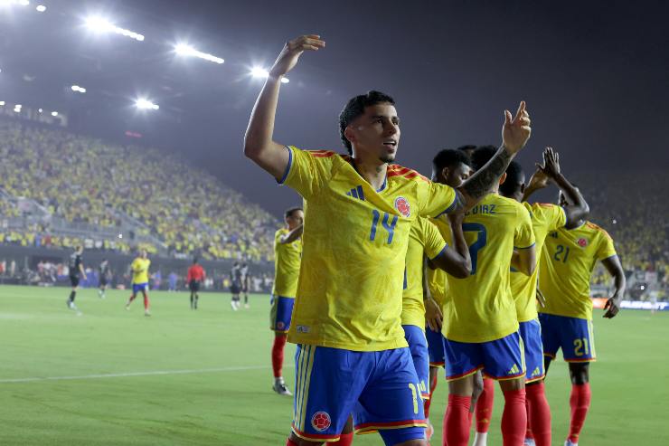 Gustavo Puerta esulta dopo il gol