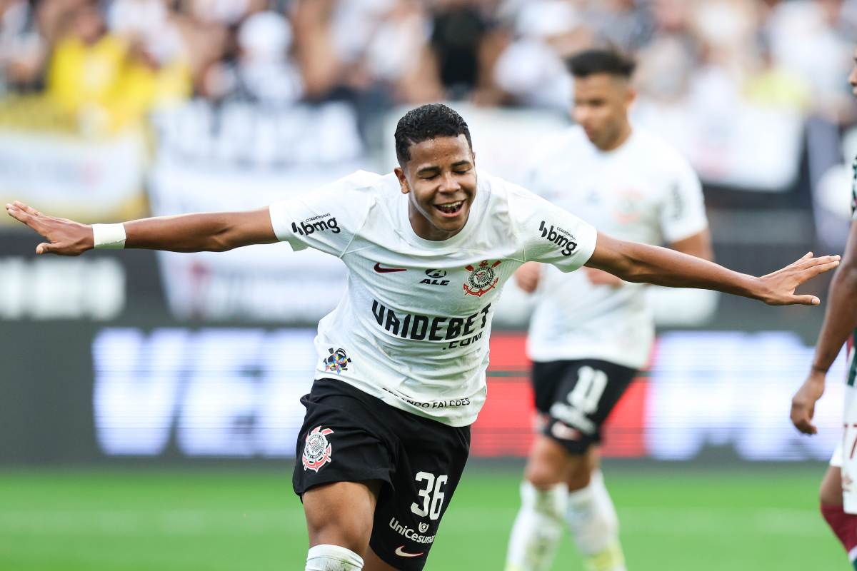 Wesley Gassova esulta con la maglia del Corinthians