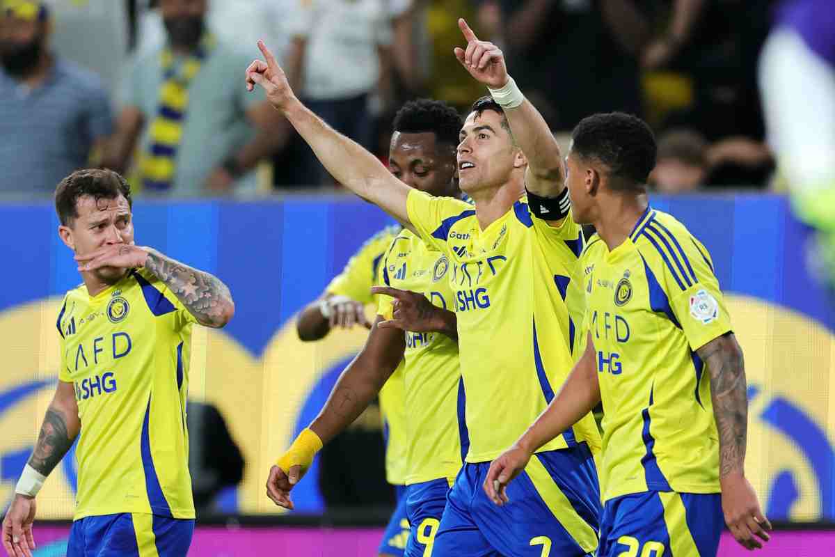 Cristiano Ronaldo e i compagni con la maglia dell'Al-Nassr