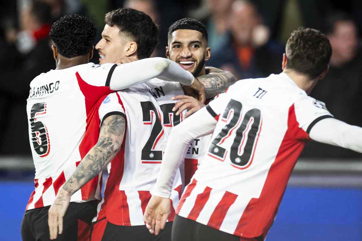 Giocatori del PSV esultano