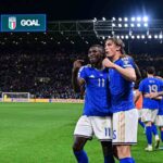 I calciatori dell'Italia esultano dopo un gol all'Irlanda del Nord