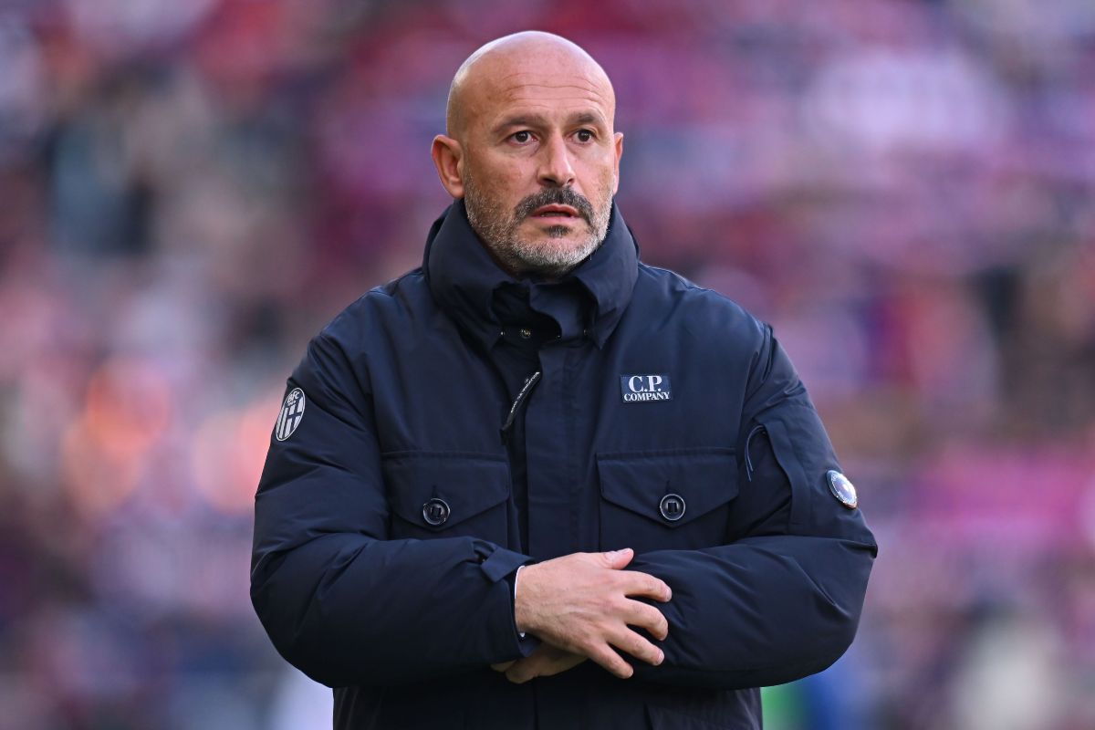 Vincenzo Italiano head coach of Bologna FC during the Serie A match between Bologna FC 1909 and SSC Napoli at Renato Dall'Ara Stadium on November 09, 2025 in Bologna, Italy.